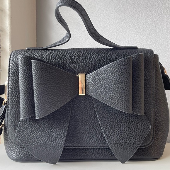 Handbags - CUTE BOW HANDBAG